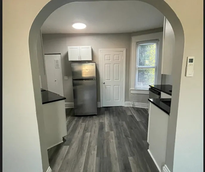 2468.5 Summit St #A — Photo 4