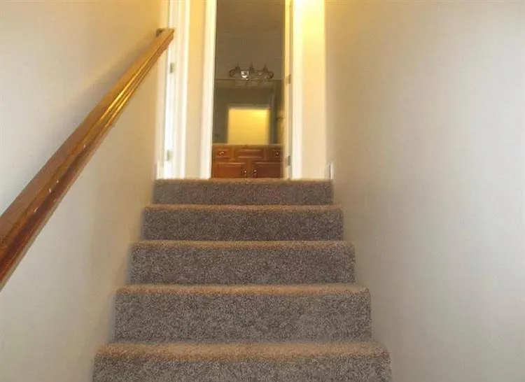 3 bed, 2.5 bath, 1465 sqft, $2,450 — Photo 3