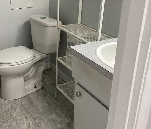 5th image of 3811 Frances St