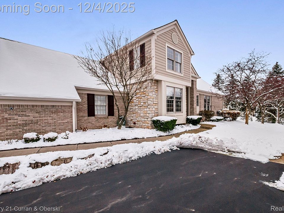 1st image of 16925 Lochmoor Cir E