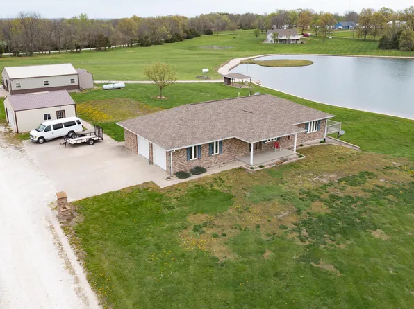 1052 Private Road 1006, Clifton Hill, MO 65244