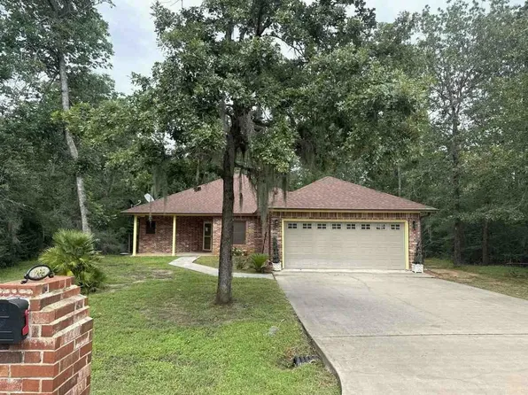 265 Fox Ln, Onalaska, TX 77360