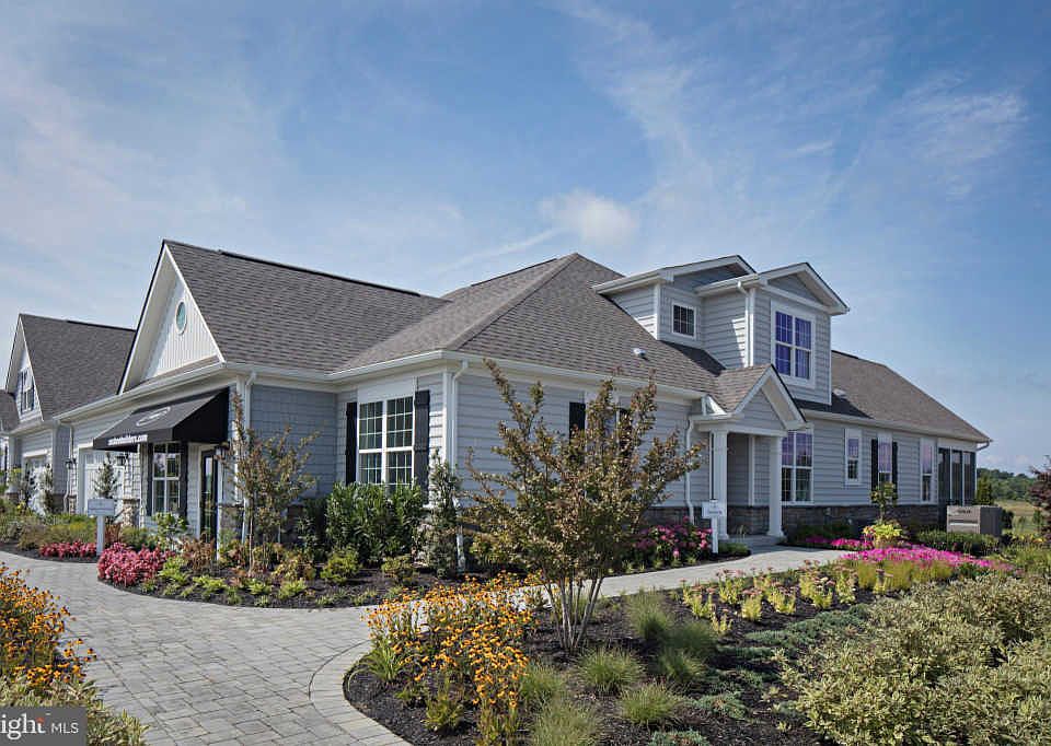 1st image of 917 Moorings Cir