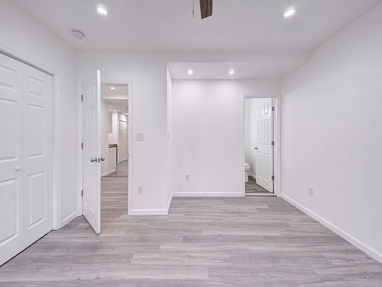 1250 North Ave — Photo 16