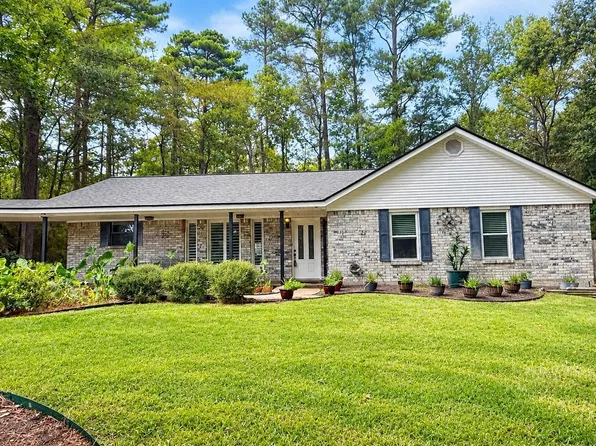 381 Forest Ln, Huntsville, TX 77340