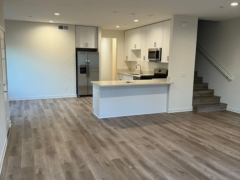 743 Anastasia Ct — Photo 3