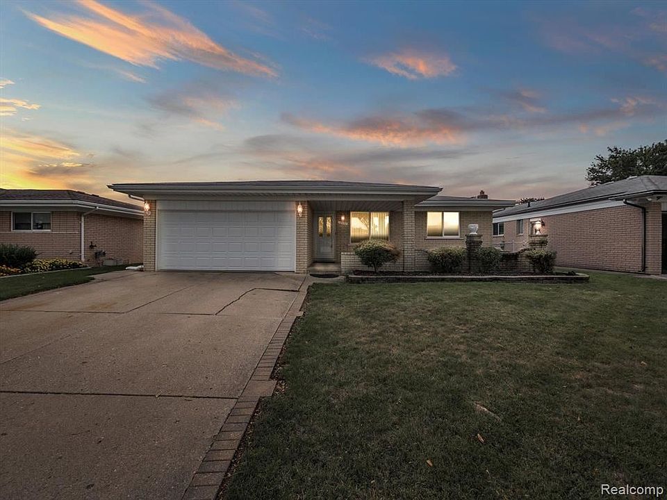 1st image of 13592 Ascot Dr