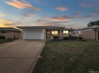 13592 Ascot Dr, Sterling Heights, MI 48312