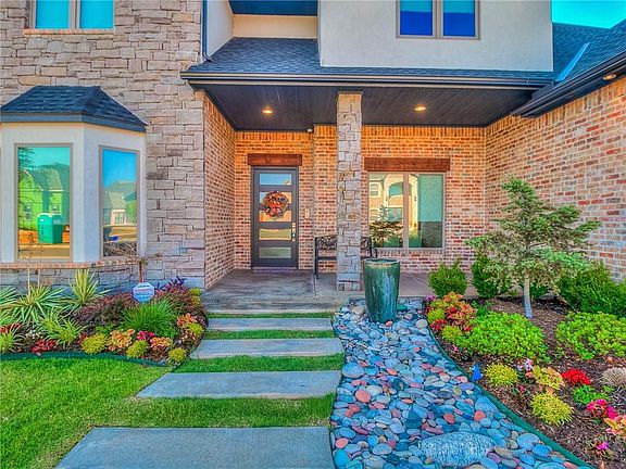2nd image of 15304 Kestral Lake Dr