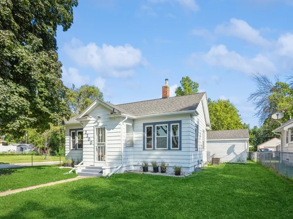 2200 E Walnut St, Des Moines, IA 50317