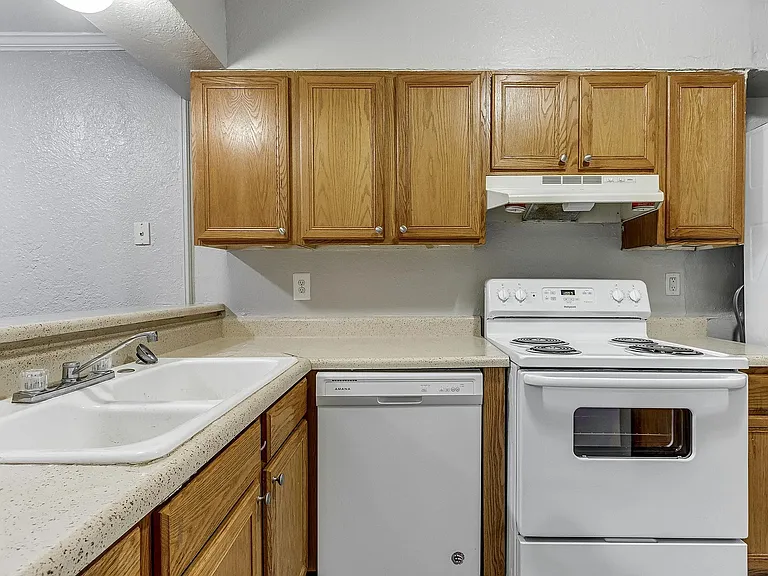 The Current Apartments — Photo 18