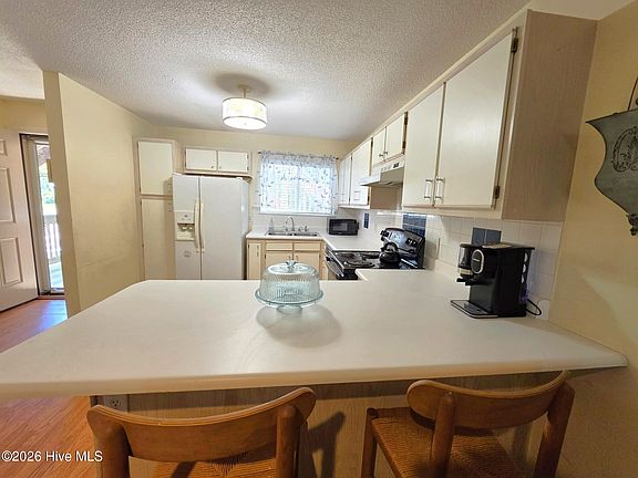 5th image of 406 Forest Park Road Unit 102