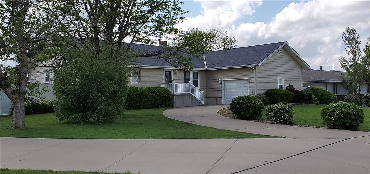 1812 Spruce St, Ellis, KS 67637 Zillow