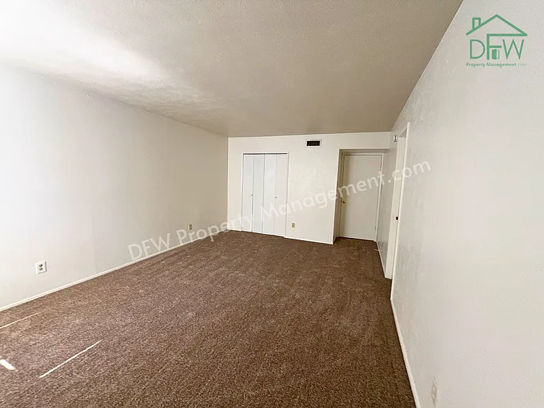 1336 Burmeister Rd — Photo 14