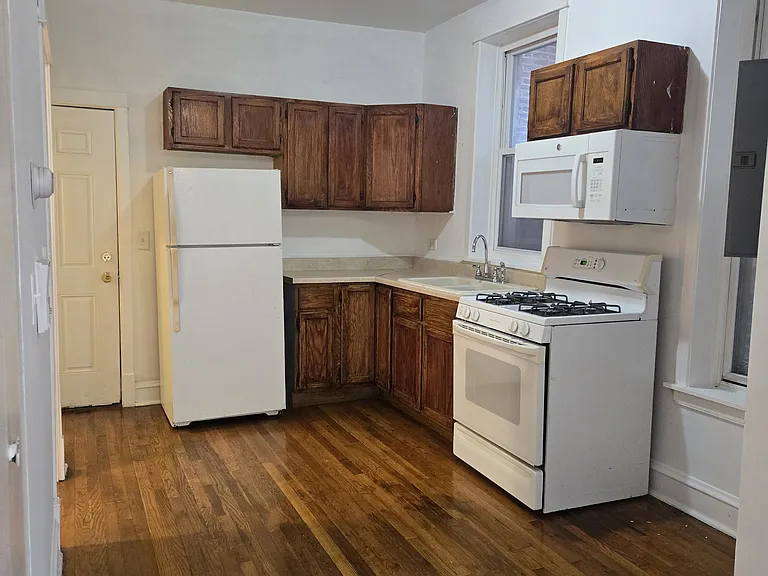 2238 W 21st St #2F — Photo 14