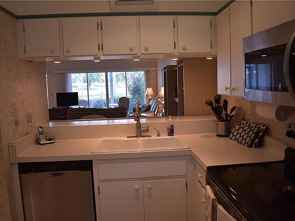 5th image of 404 Cerromar Cir N #3-120