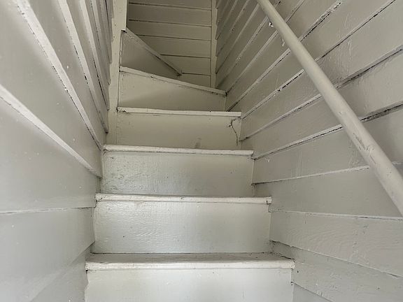 4th image of 1542 Glover St