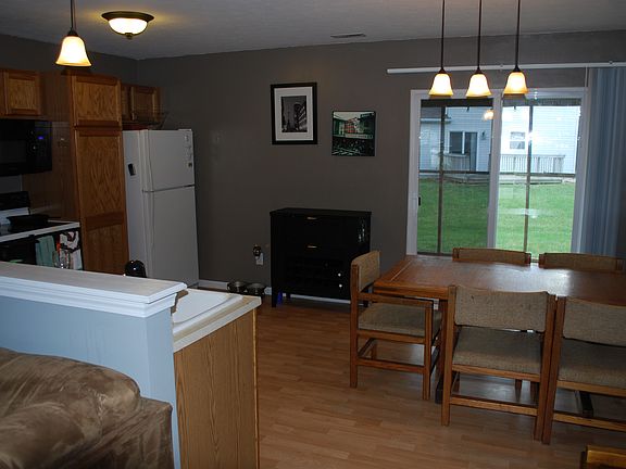 3rd image of 10717 Cobblestone Dr