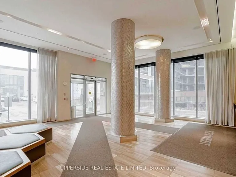 36 Park Lawn Rd #703 — Photo 2