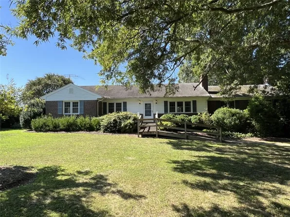 366 General Puller Hwy, Saluda, VA 23149