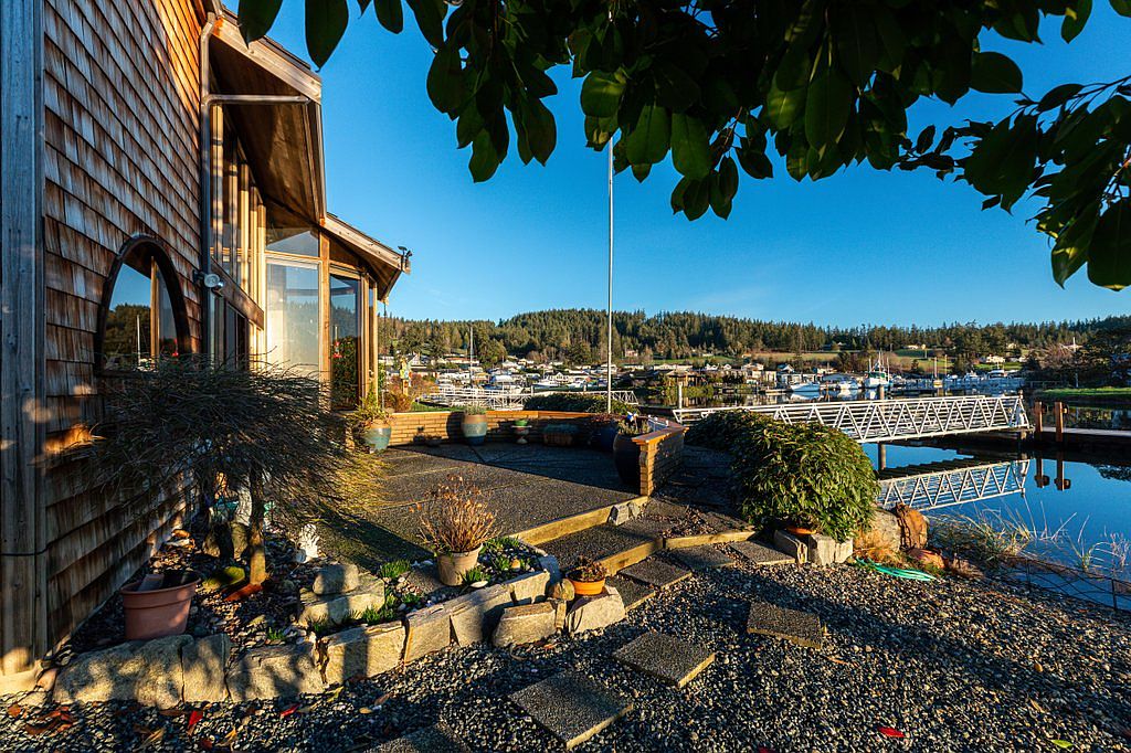 Oak Harbor, WA 98277