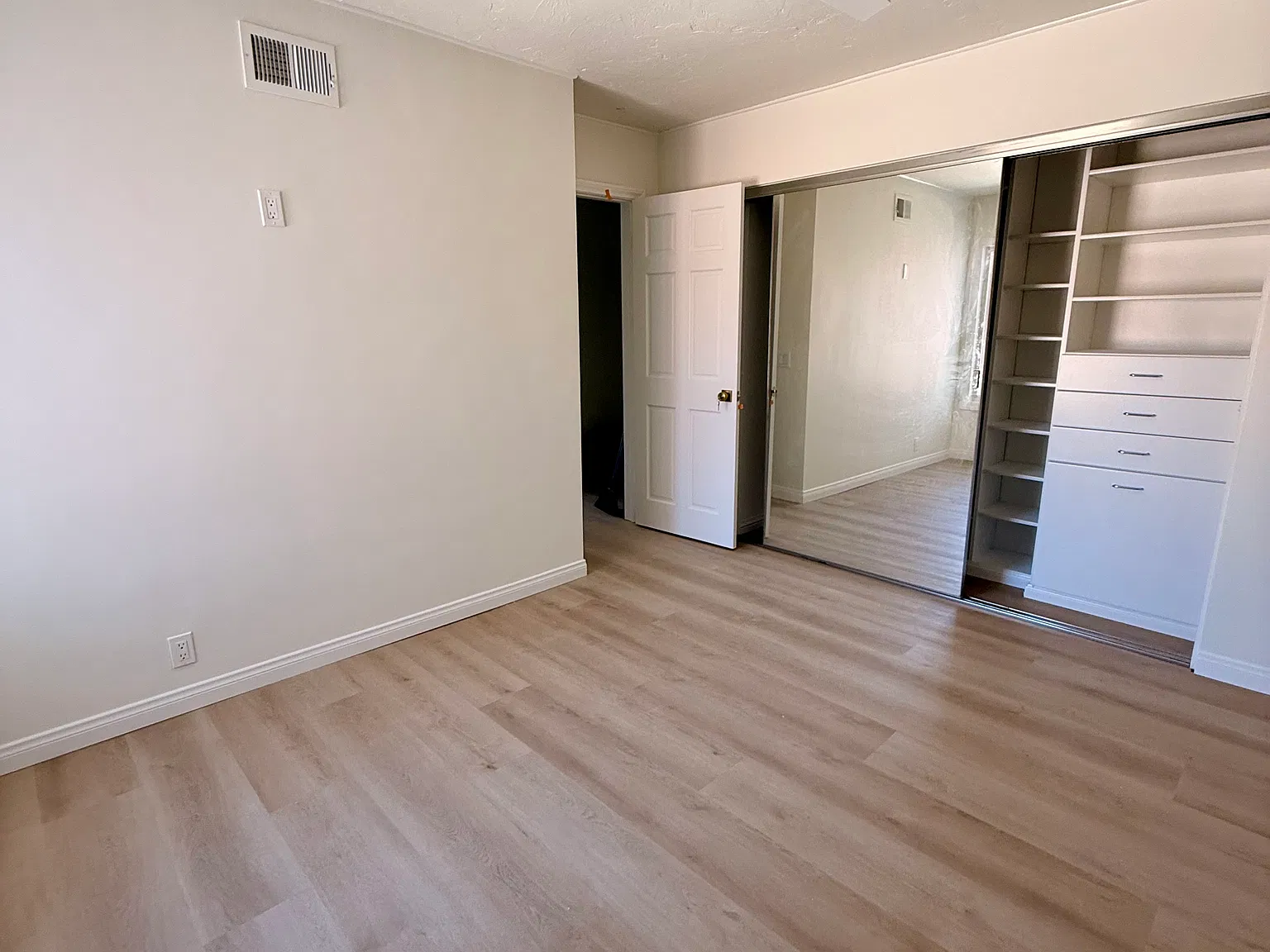 4 bed, 3288 sqft, $1,525 — Photo 3