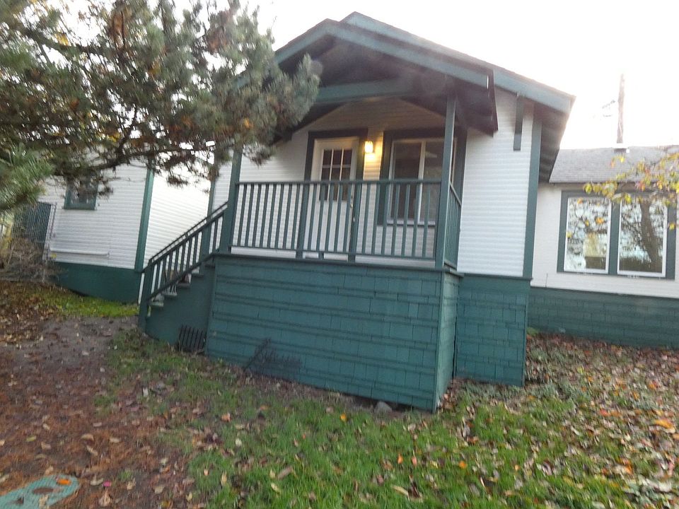 1st image of 110 E 10th St