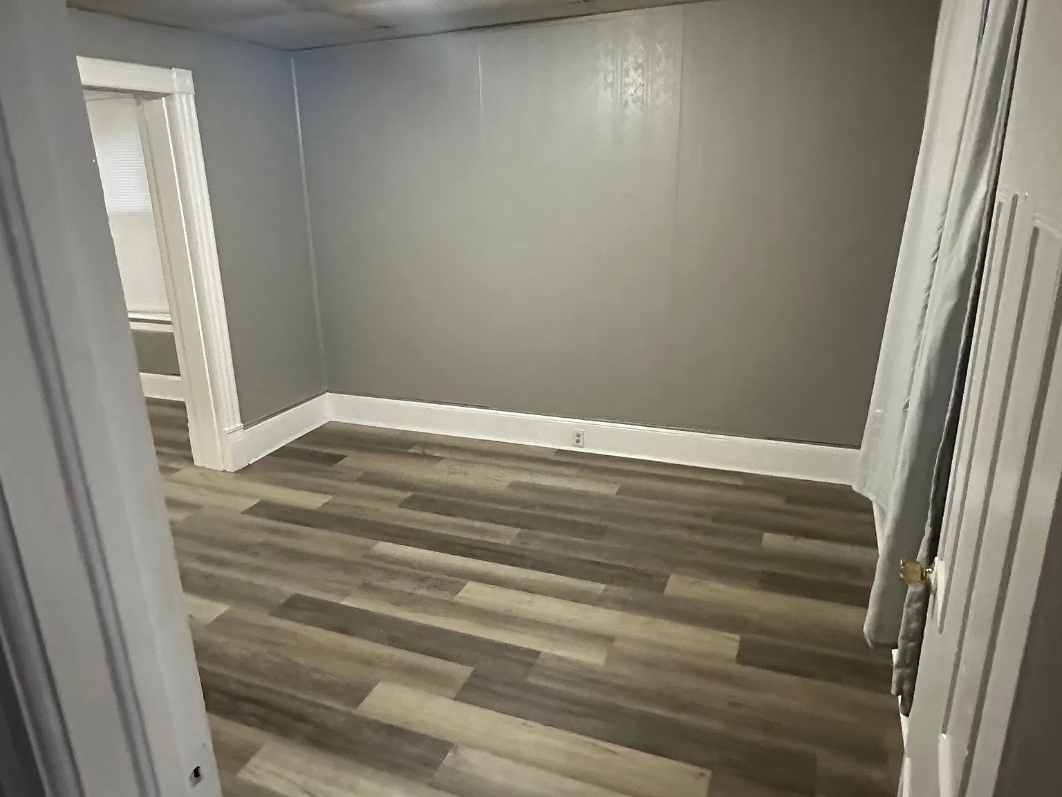 2 bed, 1.0 bath, $900 — Photo 3