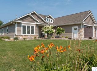 301 Dancing Waters Cir, Mankato, MN 56001