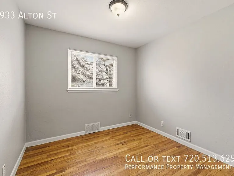 1933 Alton St — Photo 16