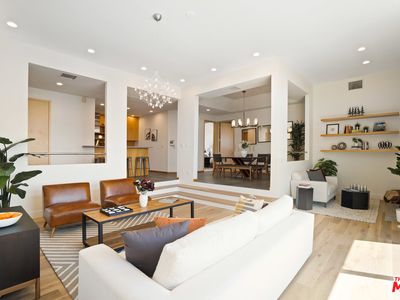 10432 Eastborne Ave APT 306, Los Angeles, CA, 90024