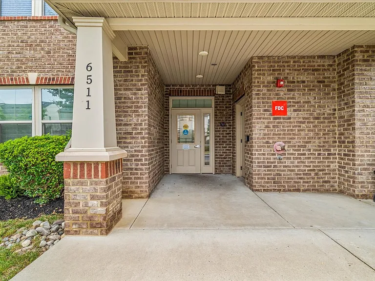 6511 Walcott Ln #1-202 — Photo 2