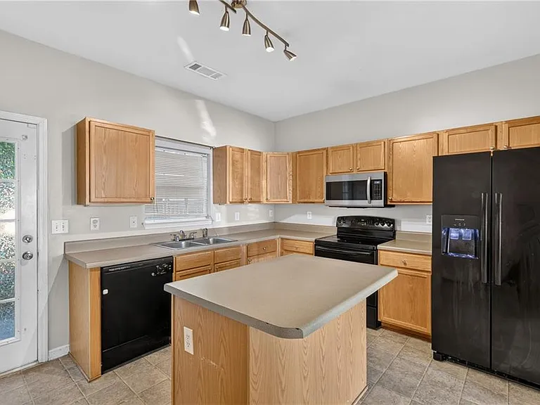 2161 Del Lago Cir NW — Photo 9