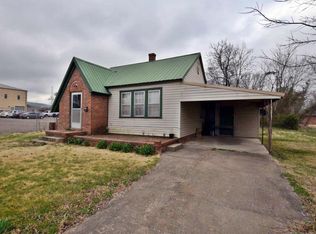314 W Division St, Stilwell, OK 74960