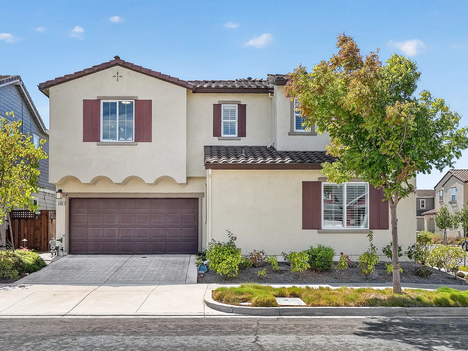 4 bed, 2176 sqft, $4,995 — Photo 1