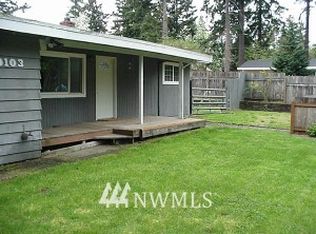 20103 Des Moines Memorial Dr, Seattle, WA 98198