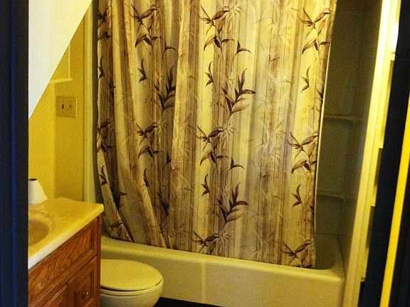 1st fl. bath