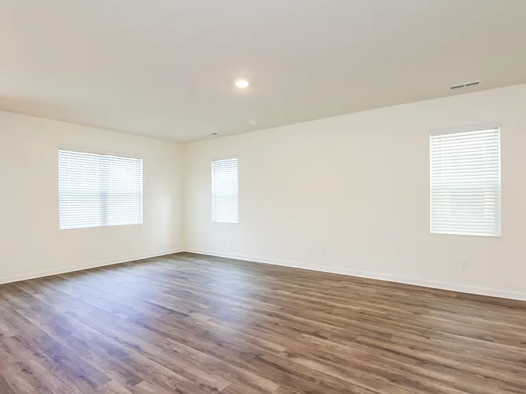1513 Corbett St — Photo 7