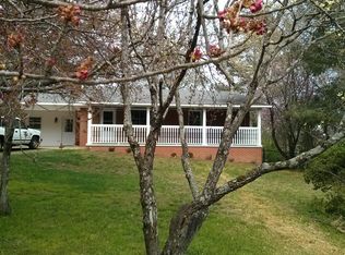 6448 Paradise Point Rd, Flowery Branch, GA 30542