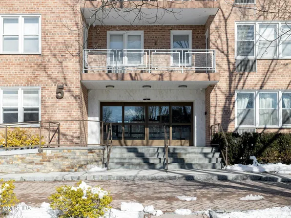 5 Putnam Hl APT 2A, Greenwich, CT 06830