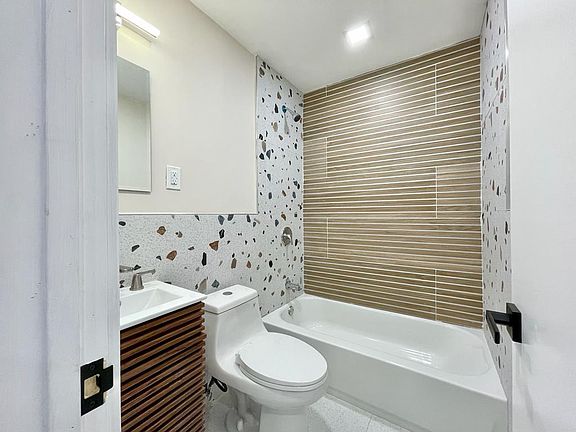 3rd image of 47 Logan Ave #2LA