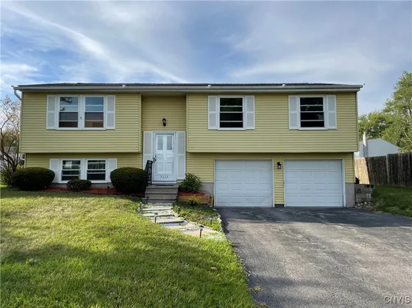 7617 Fitzpatrick Dr, Liverpool, NY 13088