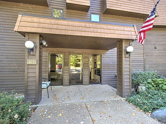3rd image of 877 E Lake Shore Dr APT 2C