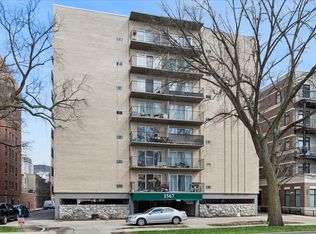 1567 Ridge Ave APT 607, Evanston, IL 60201