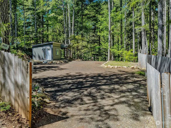 680 N Dow Creek Drive, Hoodsport, WA 98548