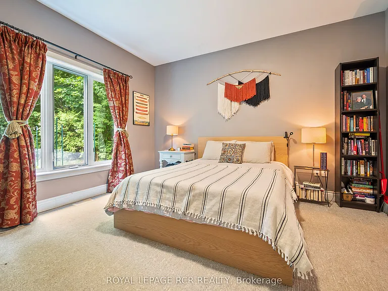 26 Sarah St — Photo 11