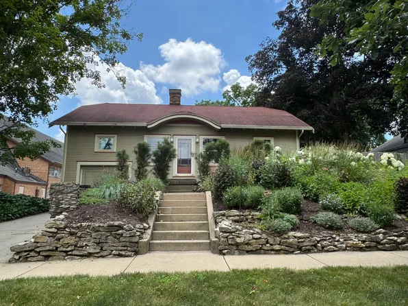 909 W Union St, Champaign, IL 61821