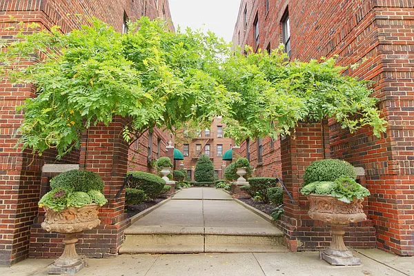 Rented by Compass | media 20