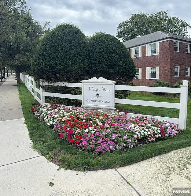 1st image of 349 Bloomfield Ave #25