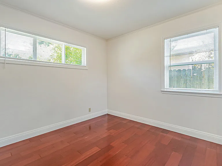 1070 Morningside Dr — Photo 22